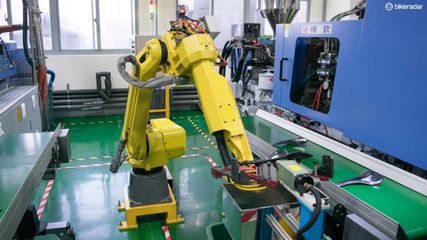 臺灣臺萬自行車零件工廠參觀 工業機器人的狂潮